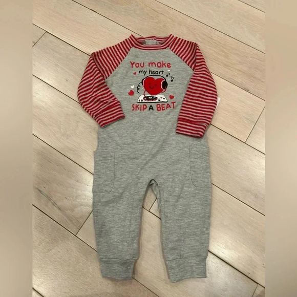 Valentine’s Day onesie - Picture 1 of 4